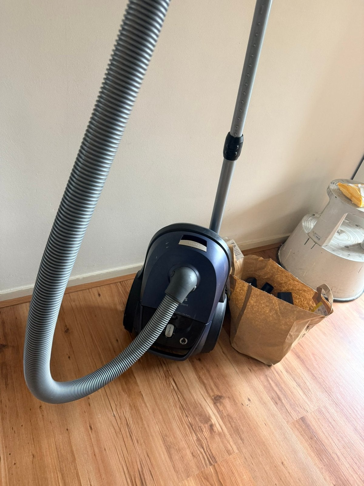 Philips performer silent stofzuiger, Witgoed en Apparatuur, Ophalen