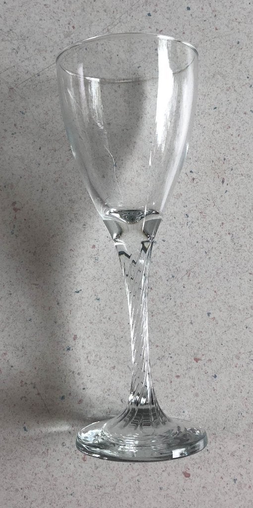 Wijnglas met bewerkte poot - hoog 19 cm Roemer, Ophalen of Verzenden, Zo goed als nieuw, Overige typen