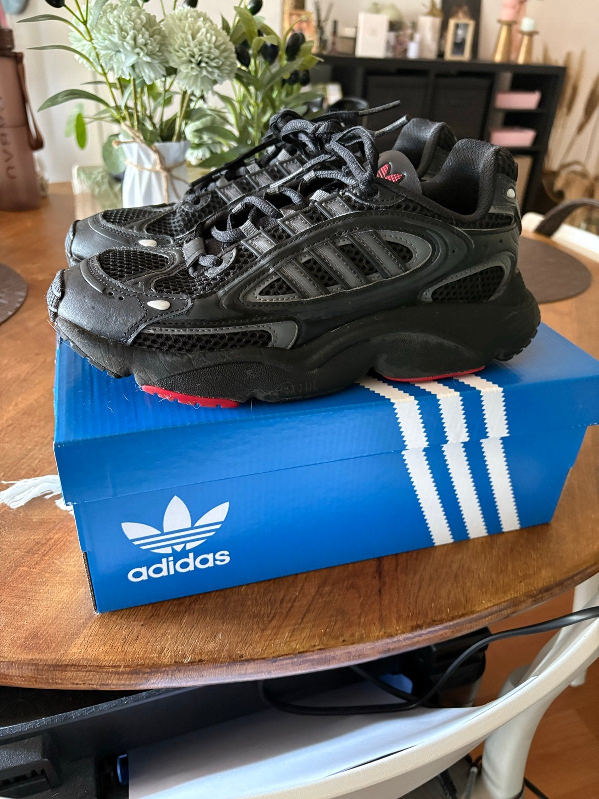 Adidas Response CL Sneakers Zwart - Maat 39 1/3, Gebruikt, Sportschoenen, Ophalen of Verzenden, Jongen