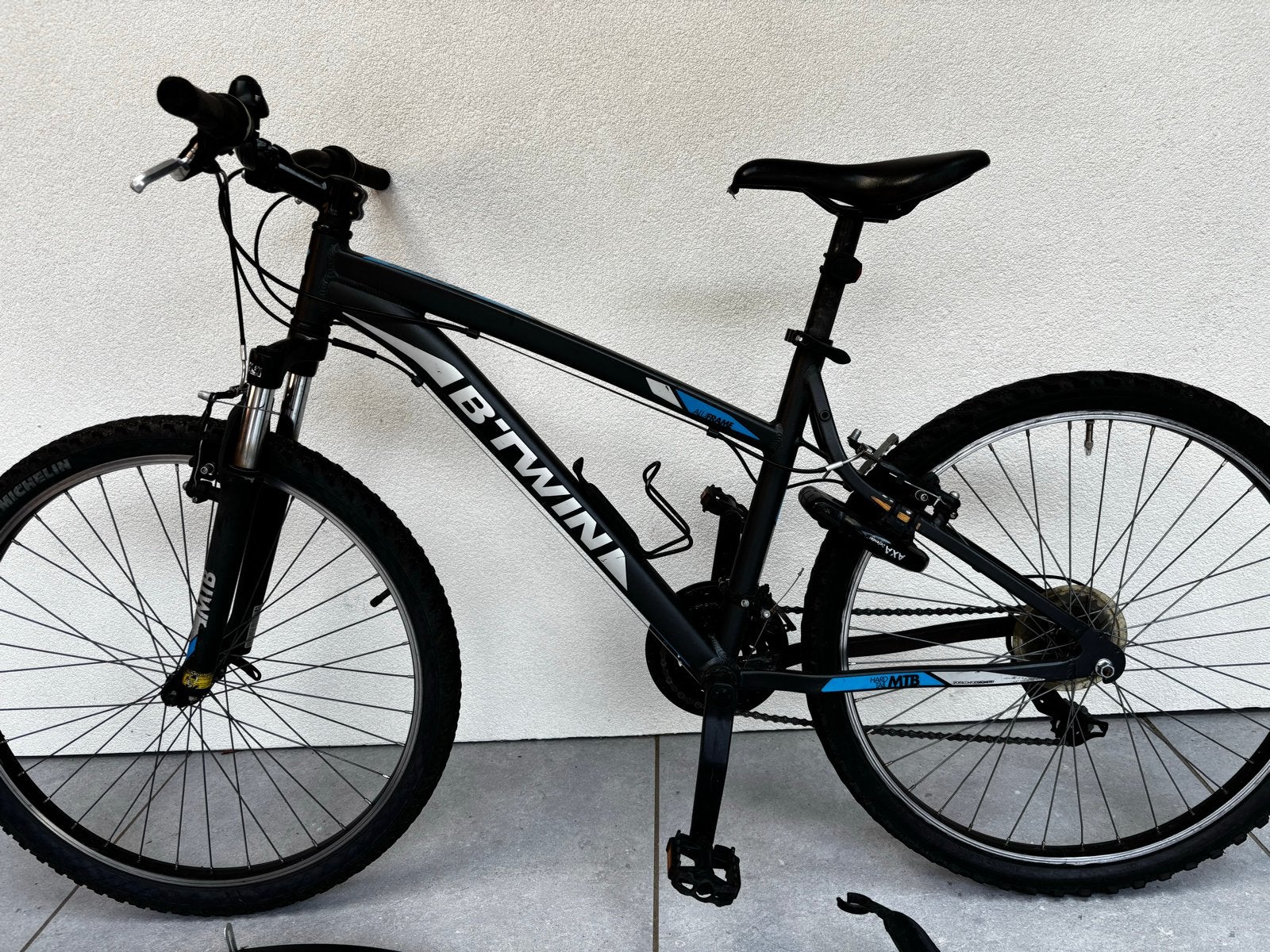 B'Twin Rockrider 340 26 inch - Opknapbeurt nodig, Gebruikt, Hardtail, Velgrem, Ophalen