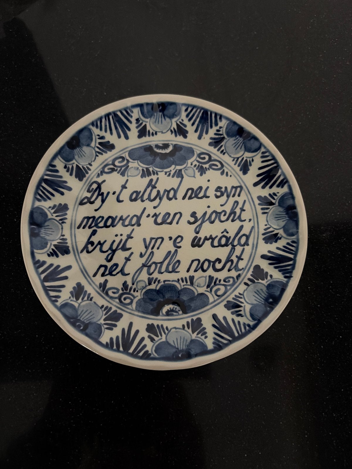 Delfts Blauw sierbord met spreuk - Handwerk Aldio, Ophalen