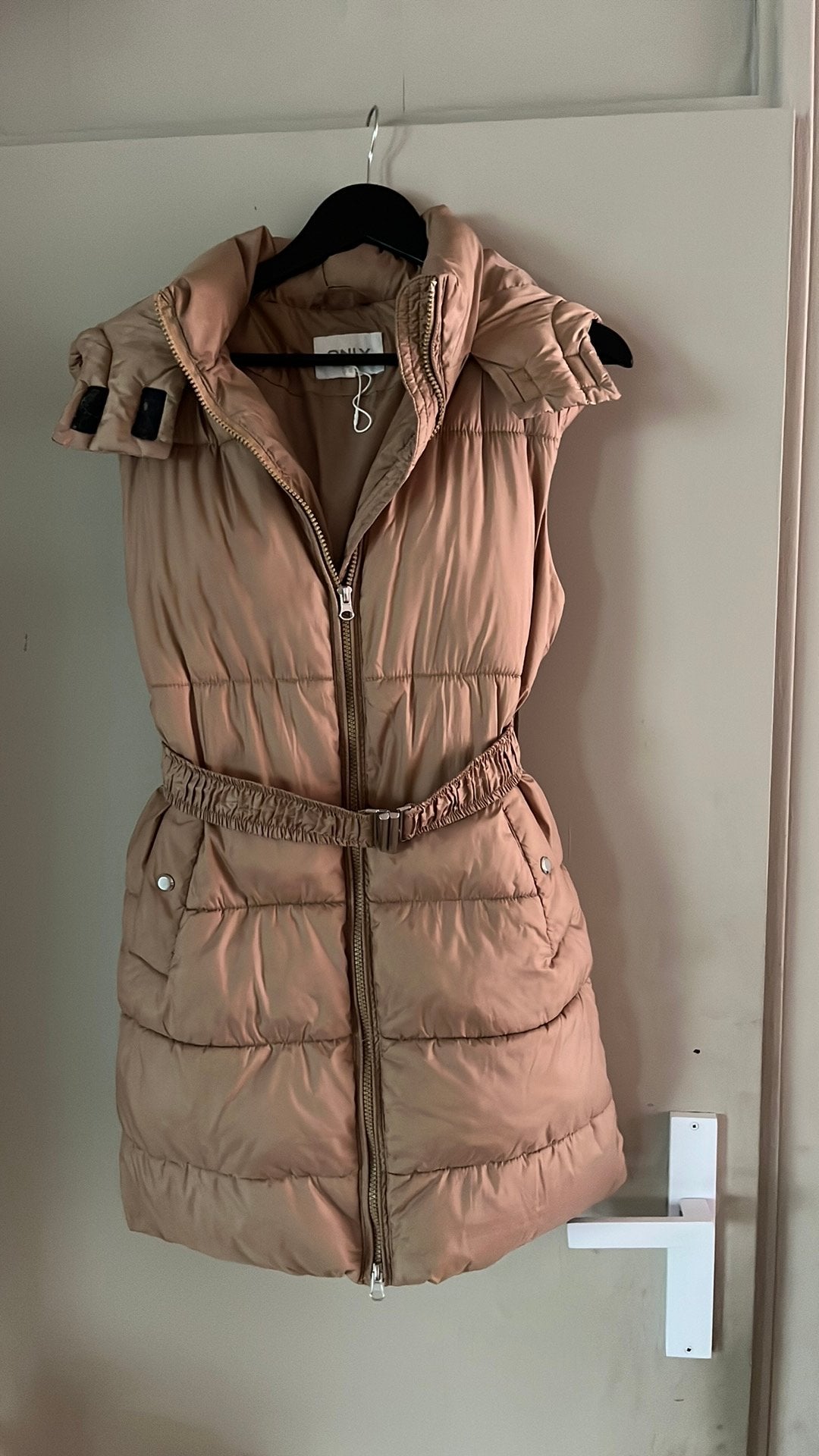 Only bodywarmer XS, Kleding | Dames, Bodywarmers, Ophalen of Verzenden, Zo goed als nieuw, Maat 34 (XS) of kleiner, Beige