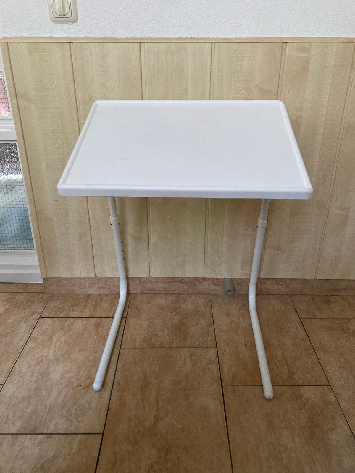 Wit tafeltje in hoogte verstelbaar Blad 52x40, Minder dan 55 cm, Rond, Ophalen of Verzenden, Zo goed als nieuw