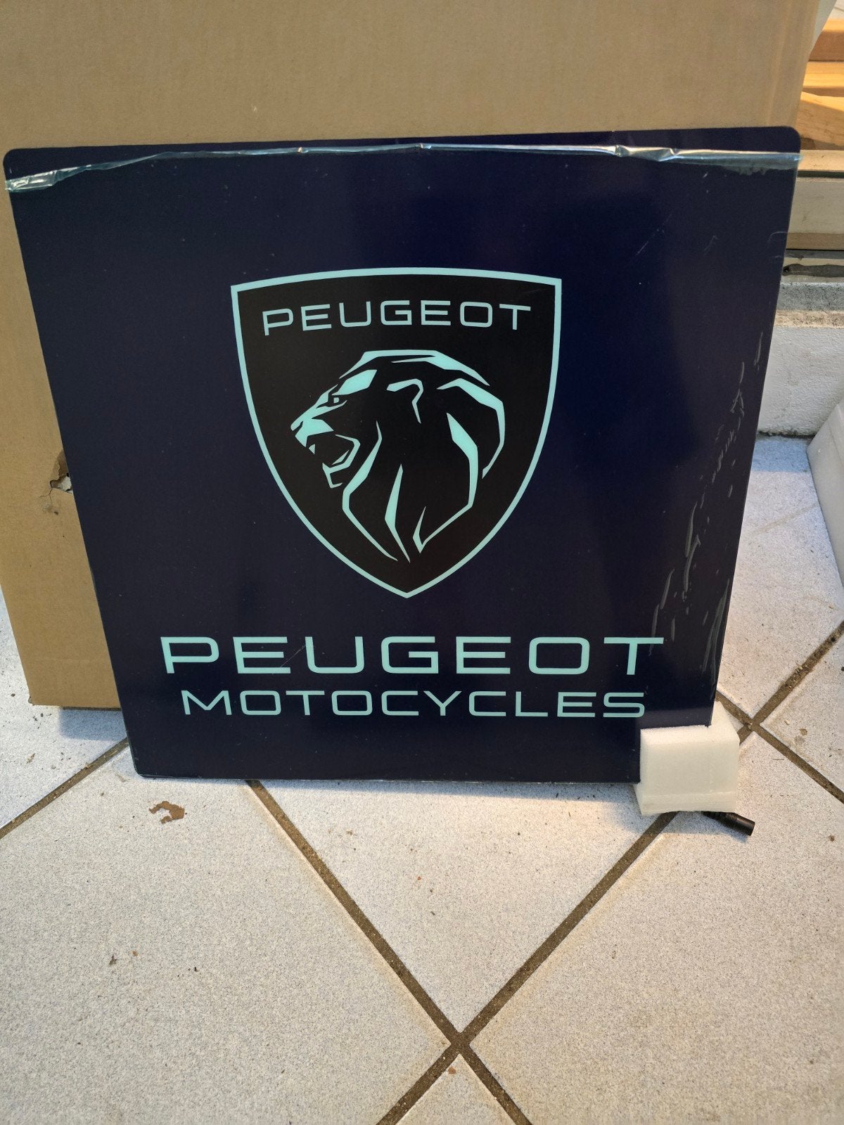 led lichtbak Peugeot, Verzamelen, Merken en Reclamevoorwerpen, Ophalen of Verzenden, Nieuw, Lichtbak of (neon) lamp