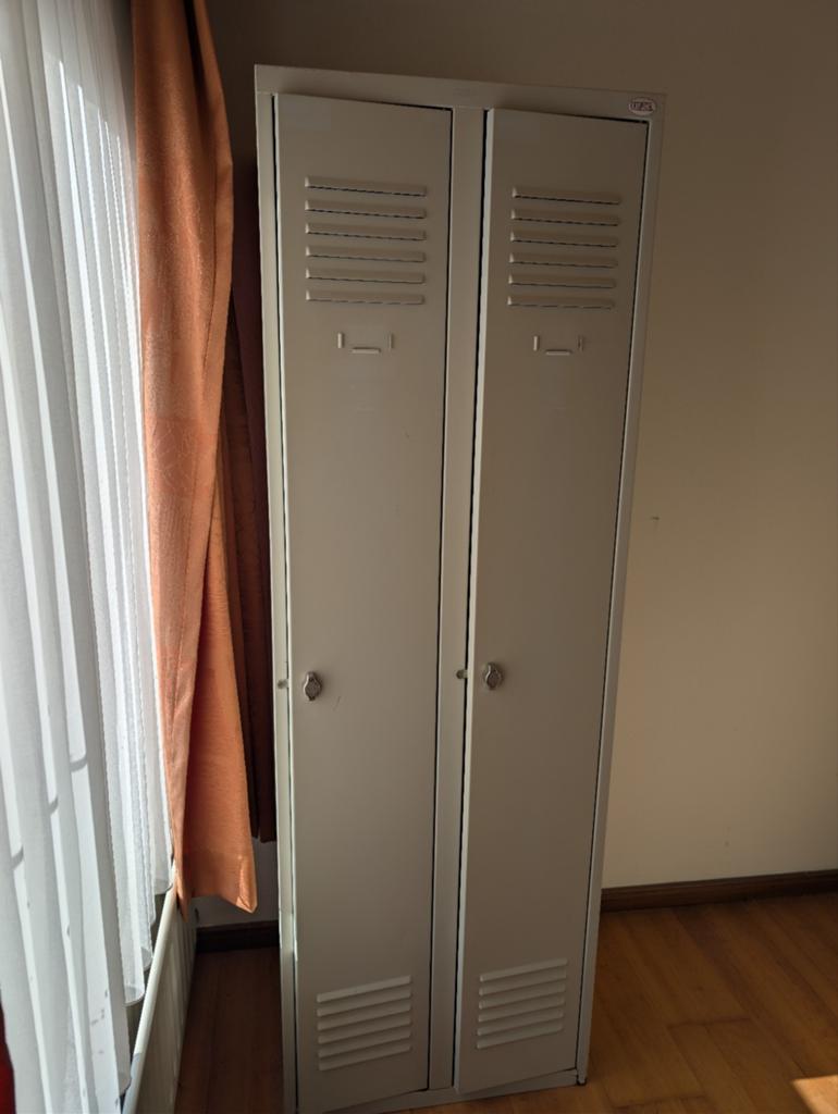Ipol locker / kledingkast 60x180x49 cm met gebruikerssporen, Ophalen, Gebruikt