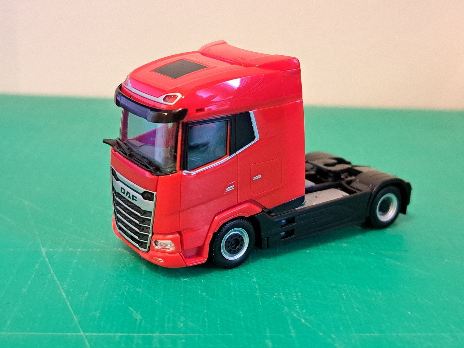 Herpa DAF XG rood zwart prijs per stuk zie ander advertentie, Ophalen of Verzenden, Gebruikt, Bus of Vrachtwagen, Overige merken