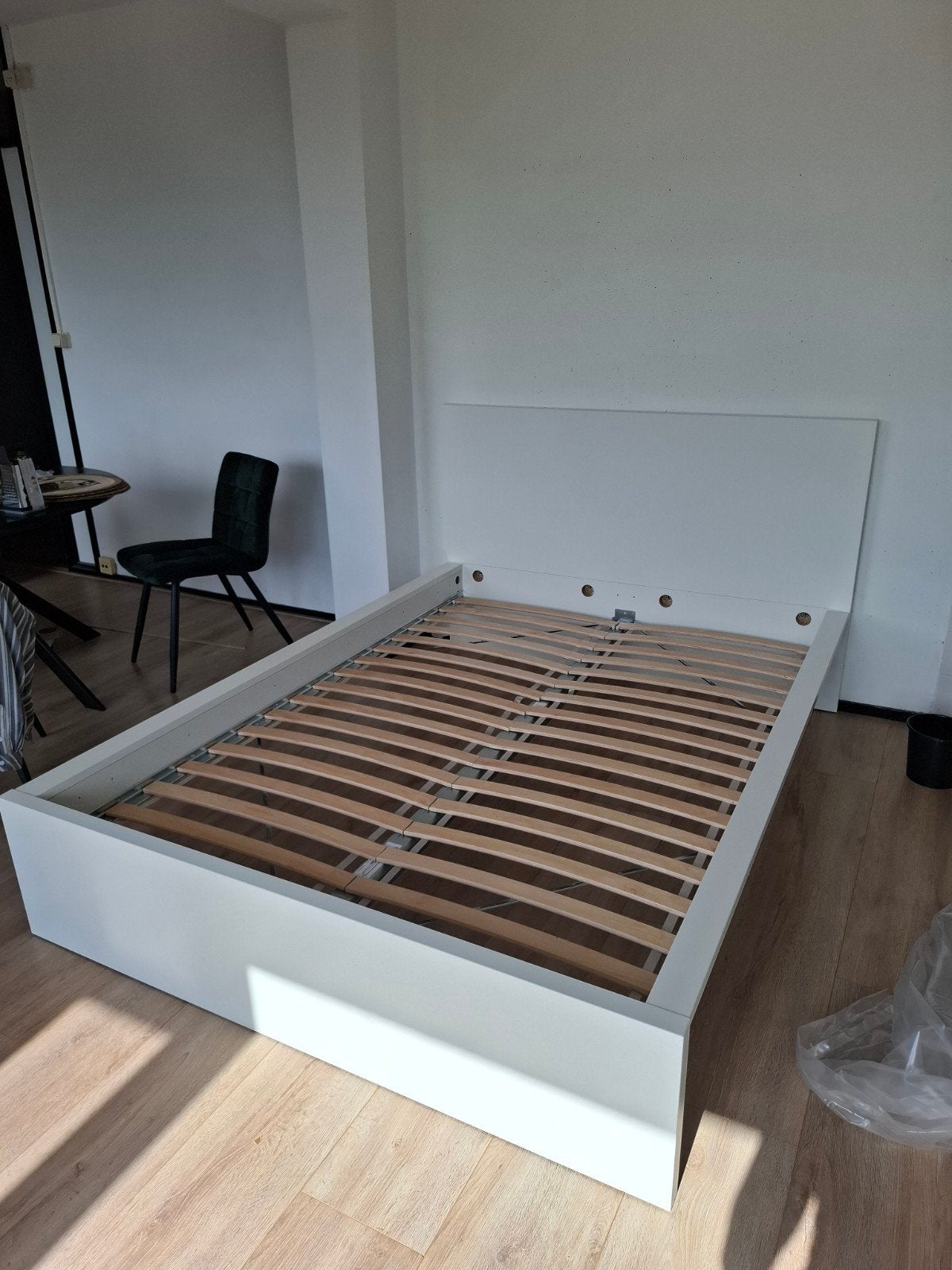 Malm bed ikea, wit, inclusief lattenbodems, Ophalen, Tweepersoons, 140 cm, Zo goed als nieuw