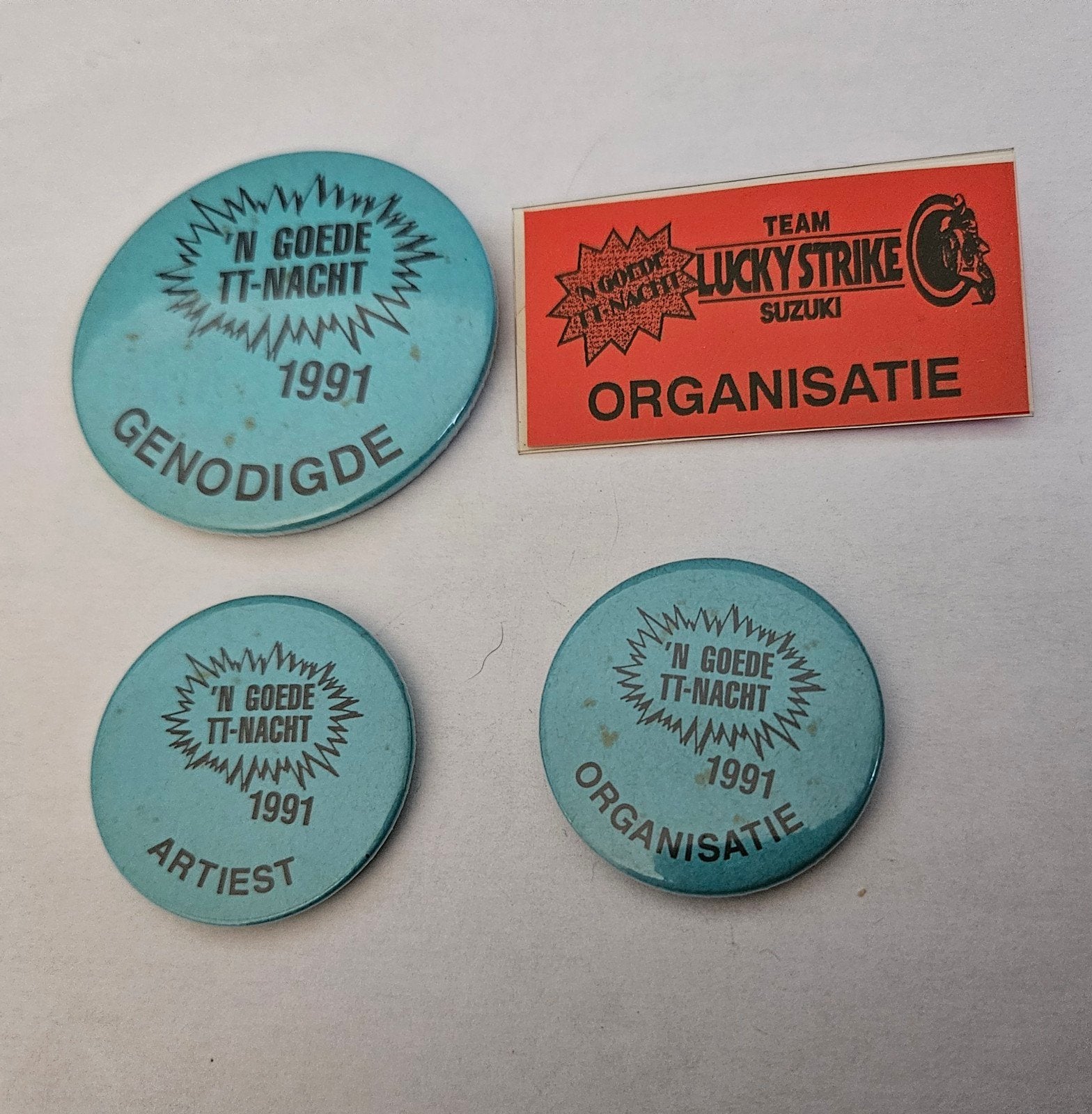 TT Nacht Assen1991 Buttons en Lucky Strike Speld, Verzenden, Zo goed als nieuw, Overige onderwerpen, Button