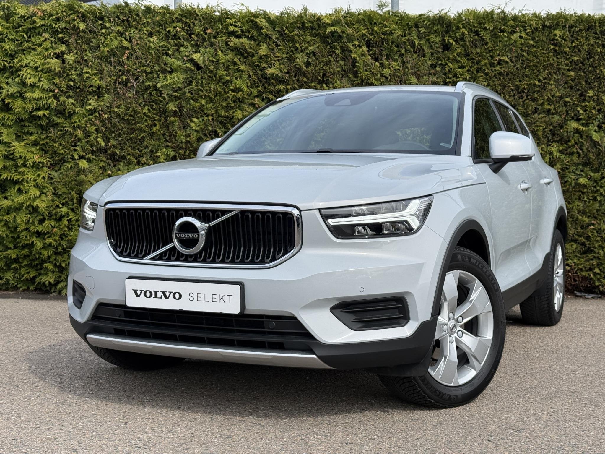 Volvo XC40 T3 Momentum Pro | Blis | Apple CarPlay | Bluetoot, 12 maanden, 1525 kg, Gebruikt, Euro 6