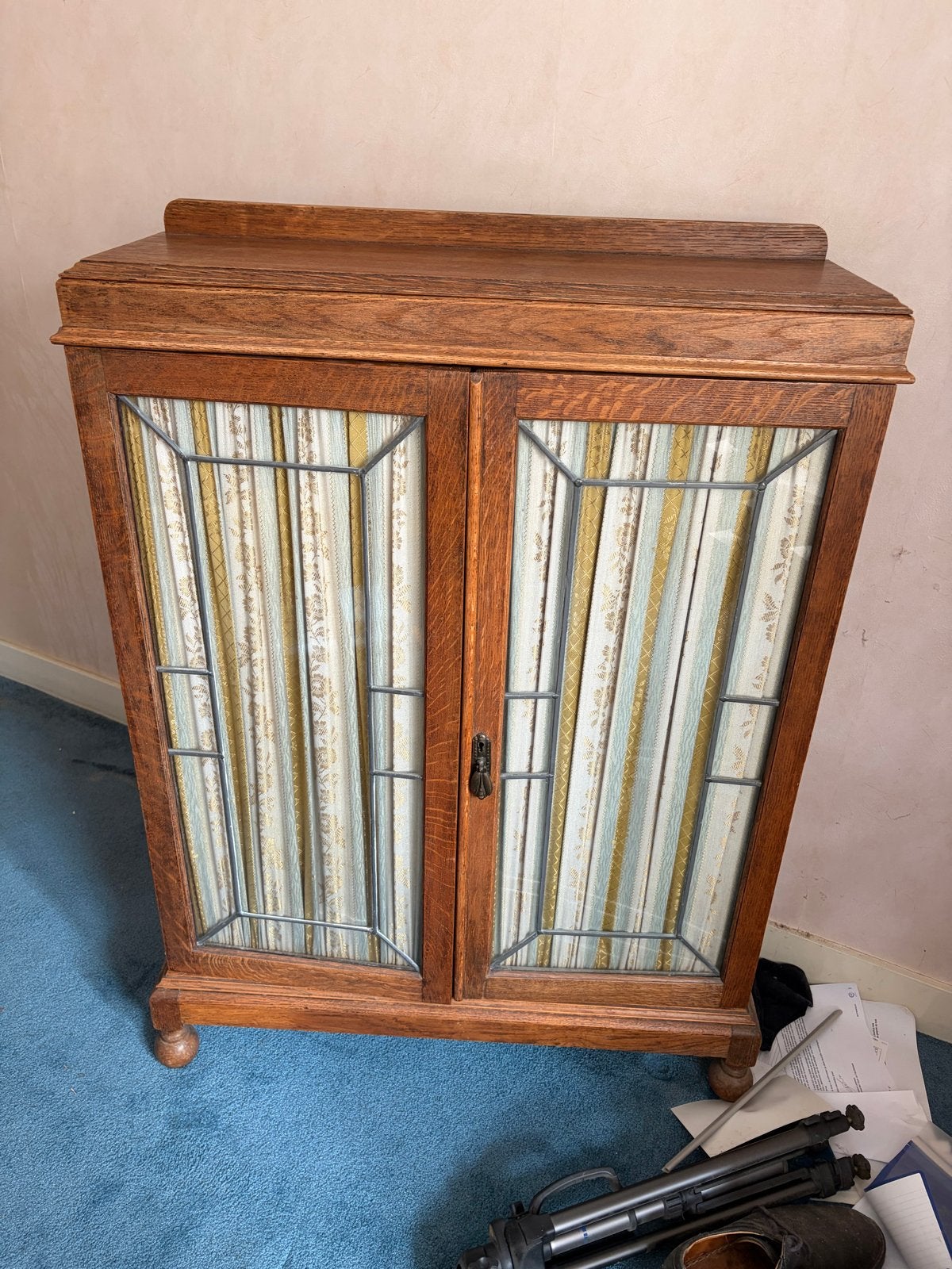 Antieke eikenhouten kast met glas-in-lood deuren, Antiek en Kunst, Ophalen