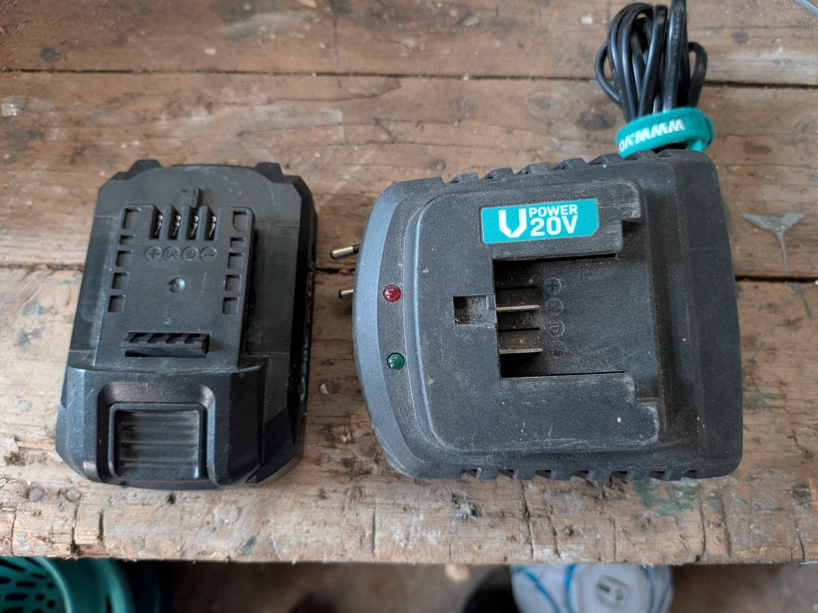 Accu en lader Vonroc (defect), Doe-het-zelf en Verbouw, Ophalen of Verzenden, Gebruikt