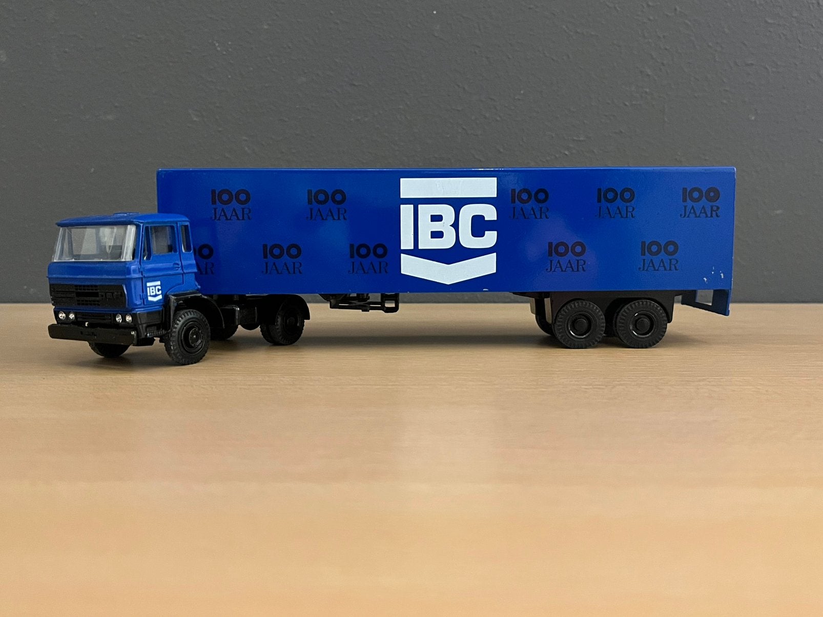 Lion Car DAF F2300 IBC 100 Jaar, Ophalen of Verzenden, Zo goed als nieuw, Bus of Vrachtwagen, Lion Toys