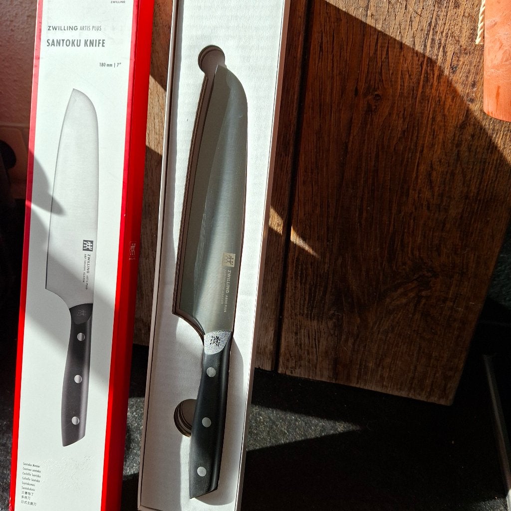 Zwilling Santoku koksmes . Nieuw, Huis en Inrichting, Los bestek, Keukenmes, Nieuw, Ophalen of Verzenden