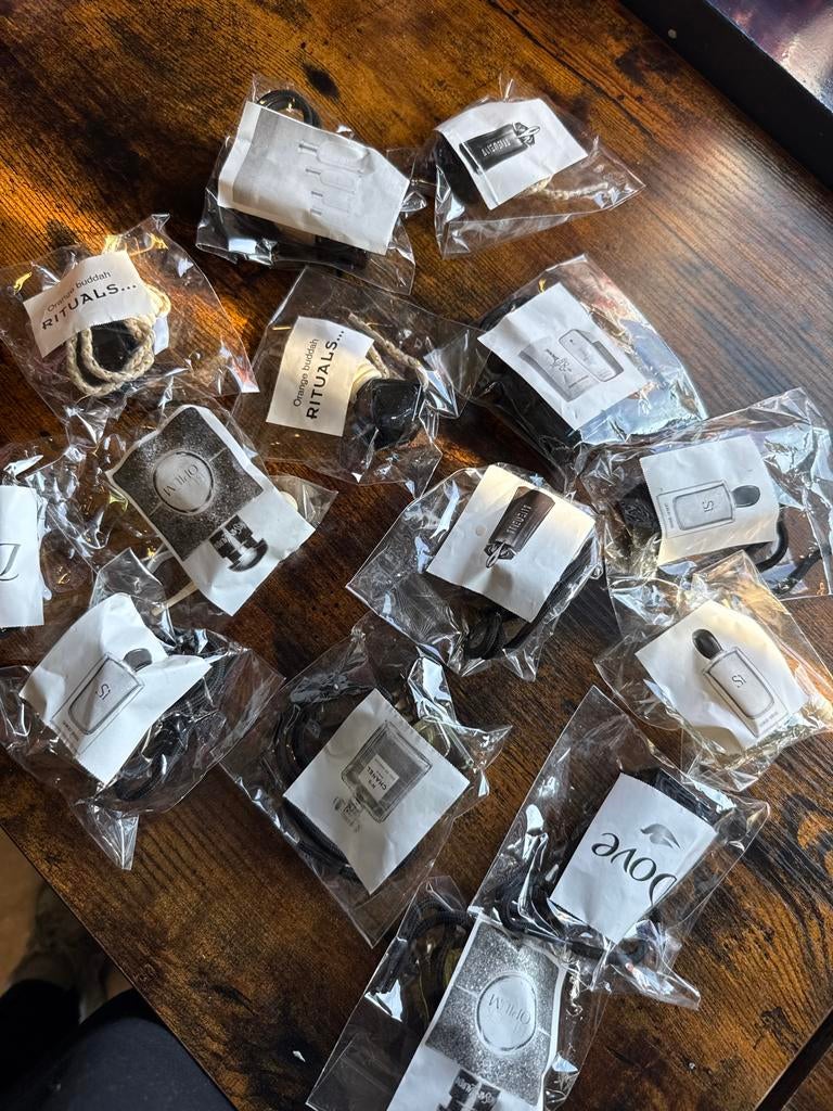 Set van 14 auto parfums in bekende geuren, Auto diversen, Auto-accessoires, Ophalen of Verzenden, Nieuw
