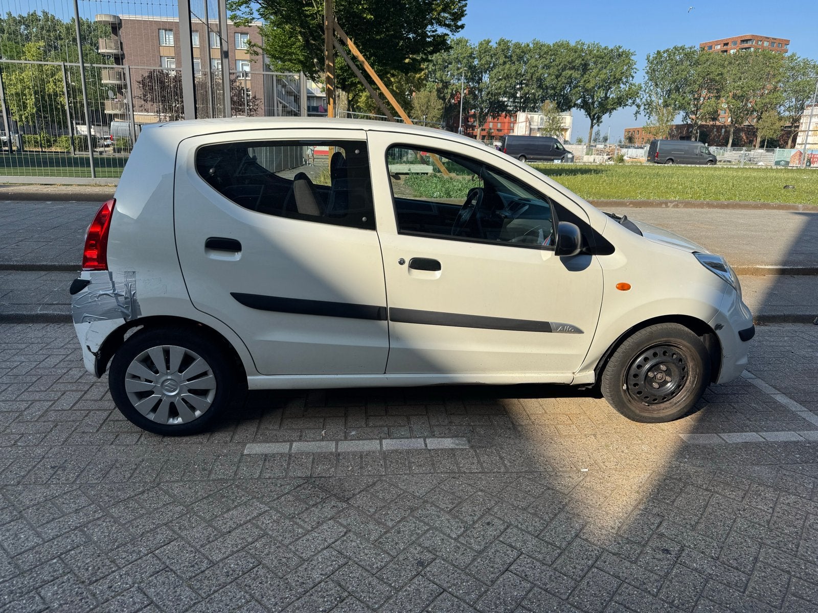 Suzuki Alto 2014 Wit, Voorwielaandrijving, 200 kg, 4 stoelen, Origineel Nederlands