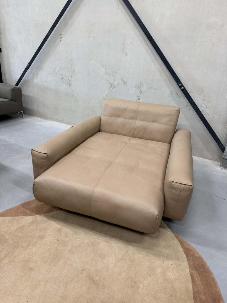 Nieuwstaat Rolf benz 50 Daybed beige Bruin leer Design bank, Leer, Ophalen of Verzenden, Rechte bank, Minder dan 150 cm