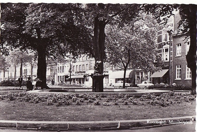 Roermond munsterplein 1968., Verzamelen, Ansichtkaarten | Nederland, Ophalen, 1960 tot 1980, Ongelopen, Limburg