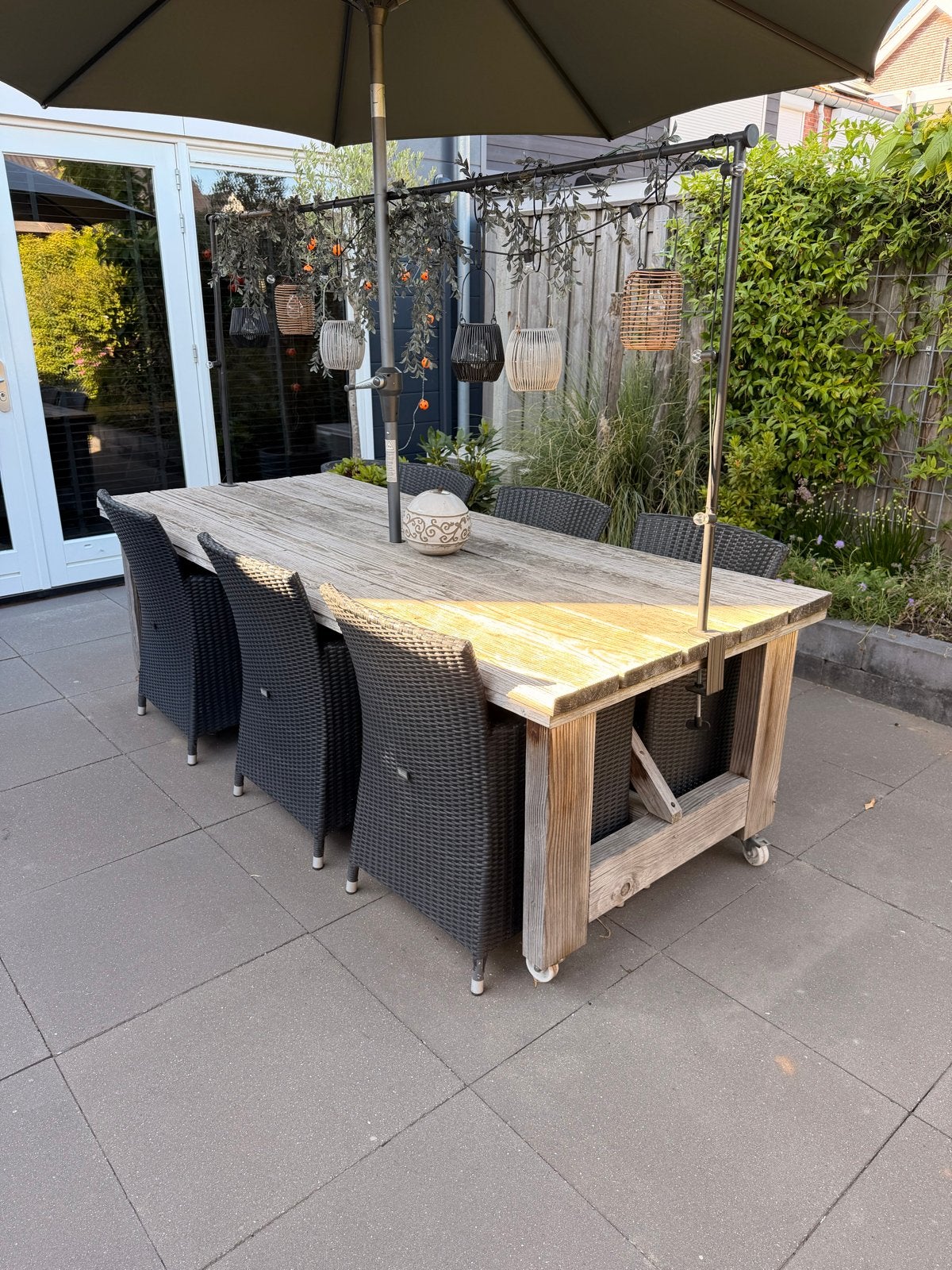Robuuste houten tuintafel met 6 stoelen, Ophalen, Gebruikt, Rechthoekig, Hout