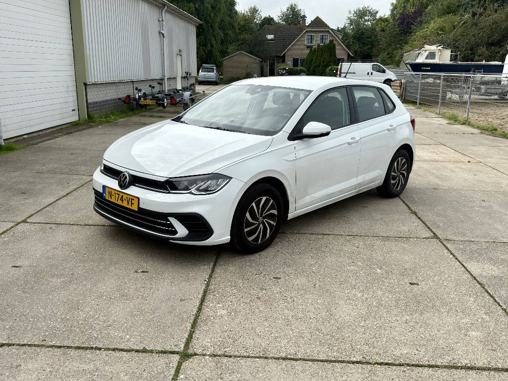 Volkswagen Polo - 1.0 TSI - 2022 - Wit (Defecte Uitlaatklep), 1069 kg, Zwart, 95 pk, Wit