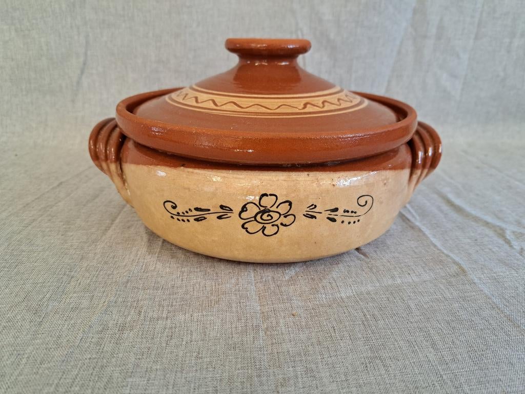 Crème-bruine aardewerken Bulgaarse kookpot pot met deksel, Ophalen of Verzenden, Overige materialen, Pot, Bus of Blik