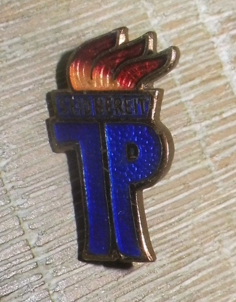 Speld DDR (Oost-Duitsland) - JP Junge Pioniere, Seid Bereit, Verzenden, Gebruikt, Stad of Land, Speldje of Pin