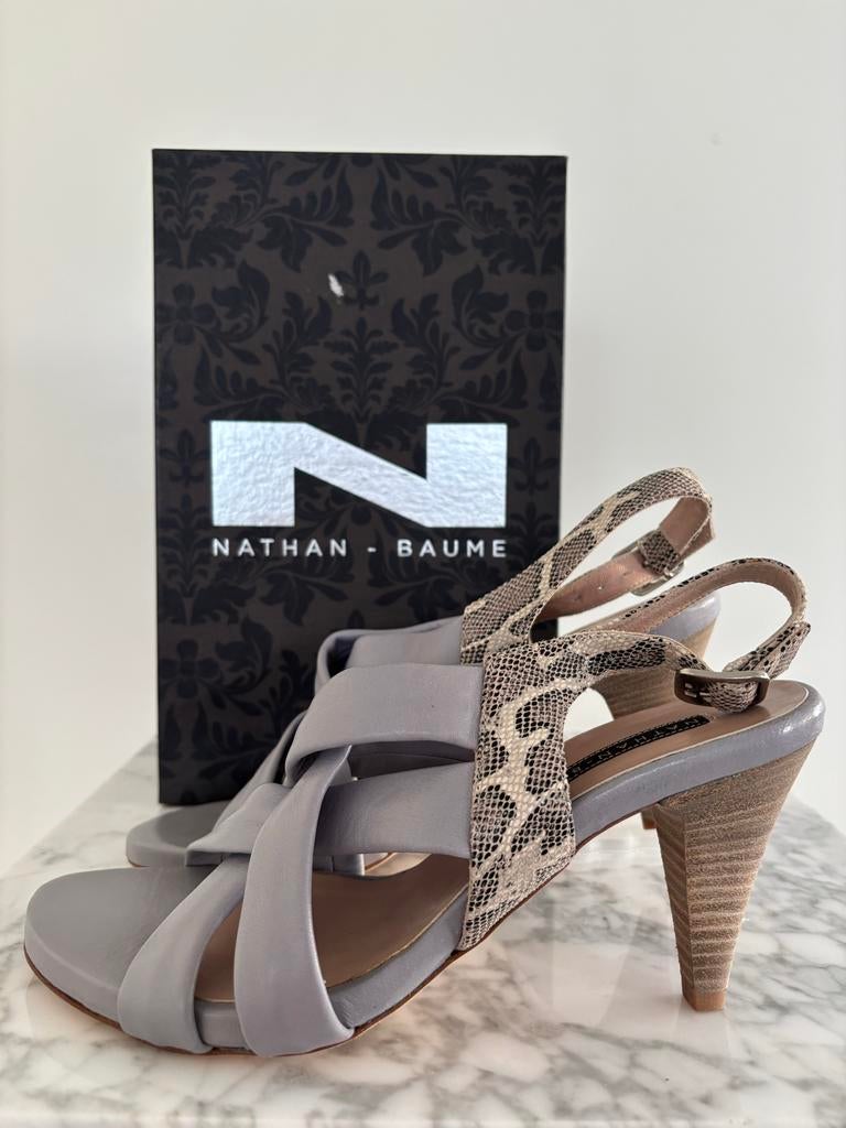 Nathan Baume pumps/sandalen grijs slangenprint maat 39, Pumps, Nieuw, Ophalen of Verzenden, Grijs