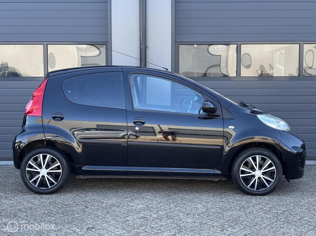 Peugeot 107 1.0-12V Urban Move Uitvoering /5Drs/Airco, Voorwielaandrijving, 4 stoelen, Origineel Nederlands, Bedrijf