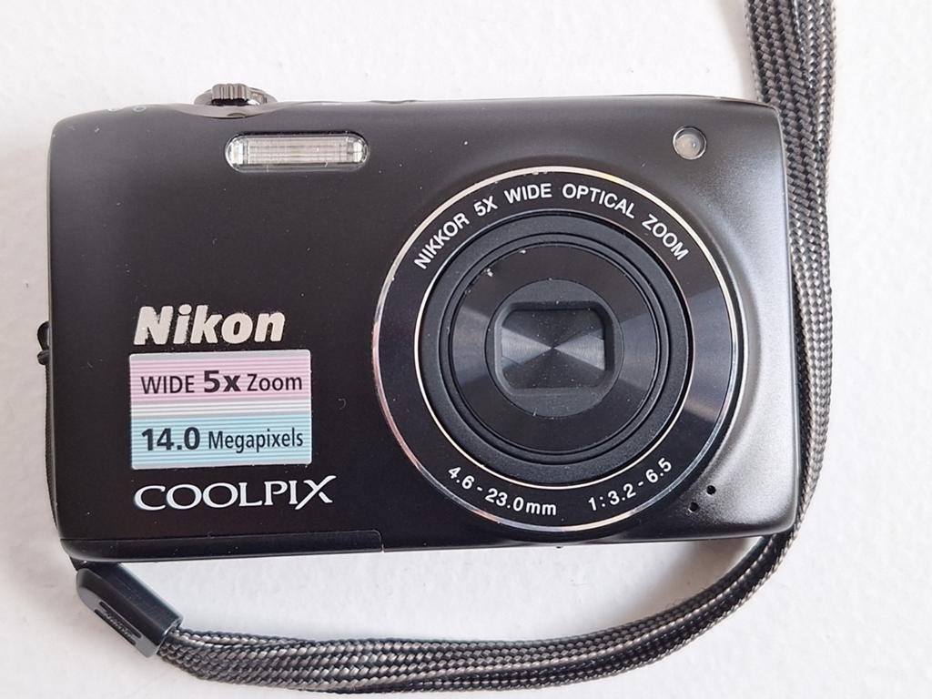 Nikon digitale compact camera - Coolpix S3100 (defect), Compact, Ophalen of Verzenden, Niet werkend, Nikon