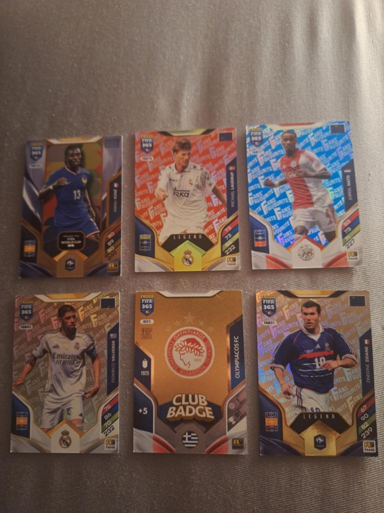 Panini fifa 365 verzamel kaarten, Hobby en Vrije tijd, Stickers en Plaatjes, Ophalen of Verzenden, Zo goed als nieuw, Meerdere plaatjes