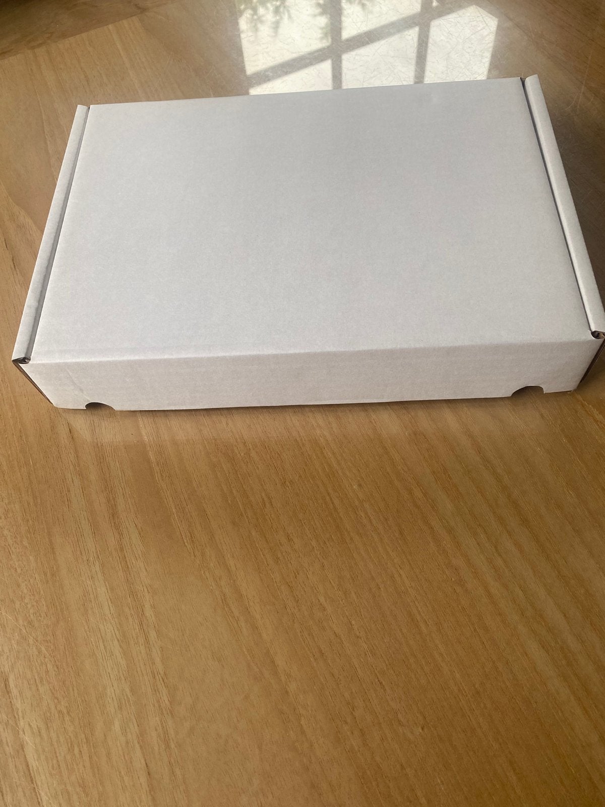 Witte verzenddozen van 33x22x5 cm, nieuw, Ophalen
