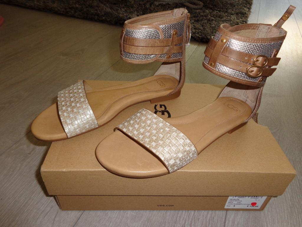 mooie dames/meisjessandalen van UGG, maat 37, Bruin, Nieuw, Sandalen of Muiltjes, Ophalen of Verzenden