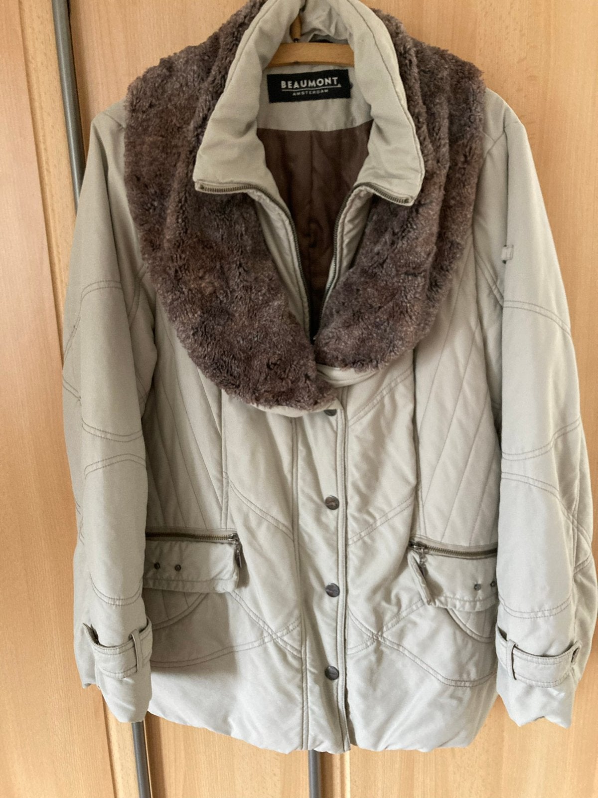 Beaumont beige winterjas, lijkt 46, bontkraag, Ophalen of Verzenden, Zo goed als nieuw, Maat 46/48 (XL) of groter, Beige