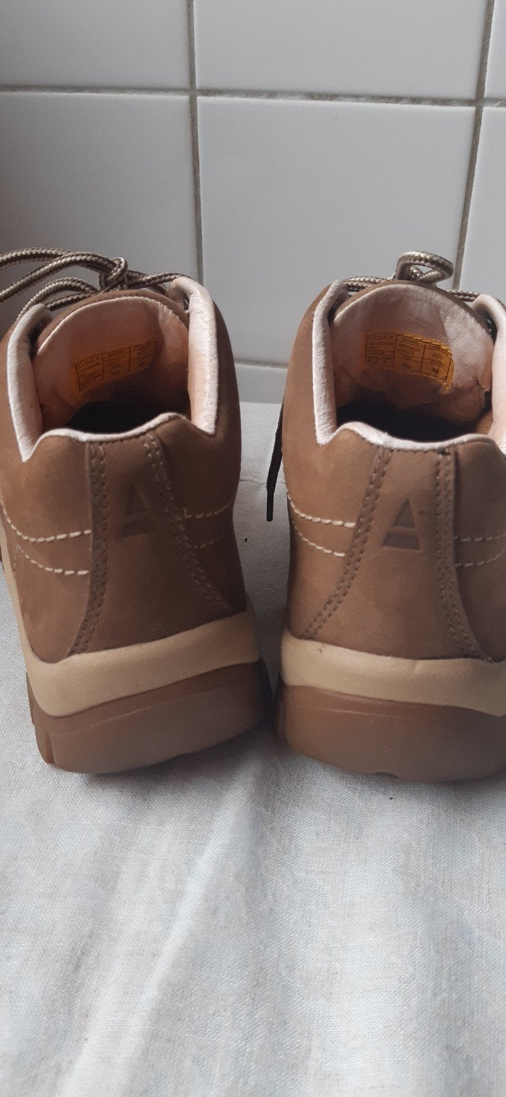 PerryEllis dikke boots,, Beige, Lage of Enkellaarzen, Zo goed als nieuw, Perry Ellis