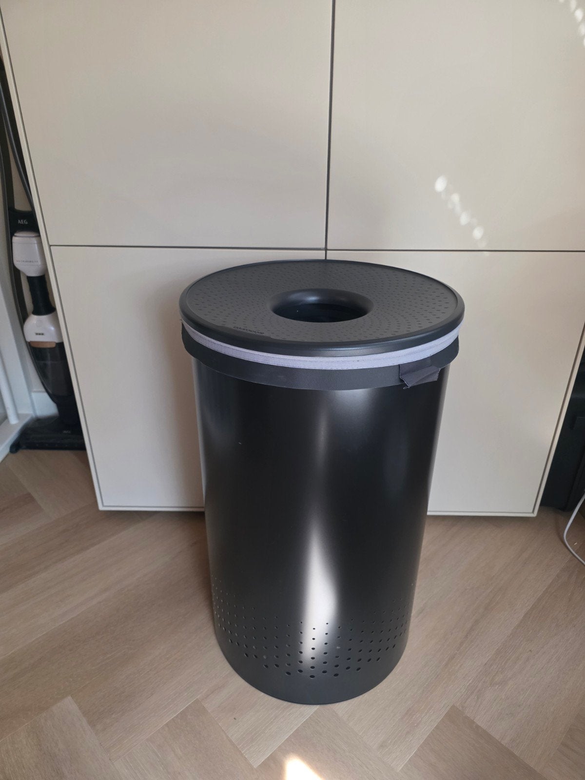 Brabantia Wasmand met Deksel met waszak - 60L - Mat Zwart, Huis en Inrichting, Ophalen, Zo goed als nieuw