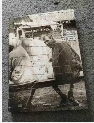 Geillustreerde atlas van de Japanse kampen, Boeken, Tweede Wereldoorlog, Ophalen of Verzenden, Zo goed als nieuw, J. van Dülm, W.J. Kruysveld, H.A.M. Liesker, G. Weijers