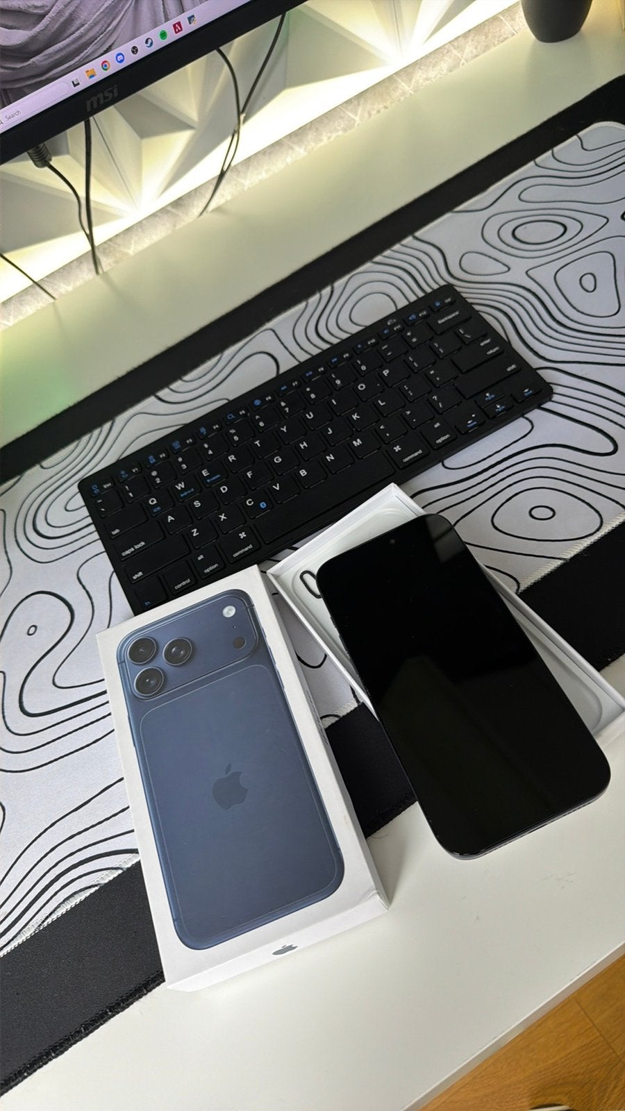 Iphone 17 Pro Max  (Demo/dummy telefoon), Ophalen of Verzenden, Zo goed als nieuw, Overige typen