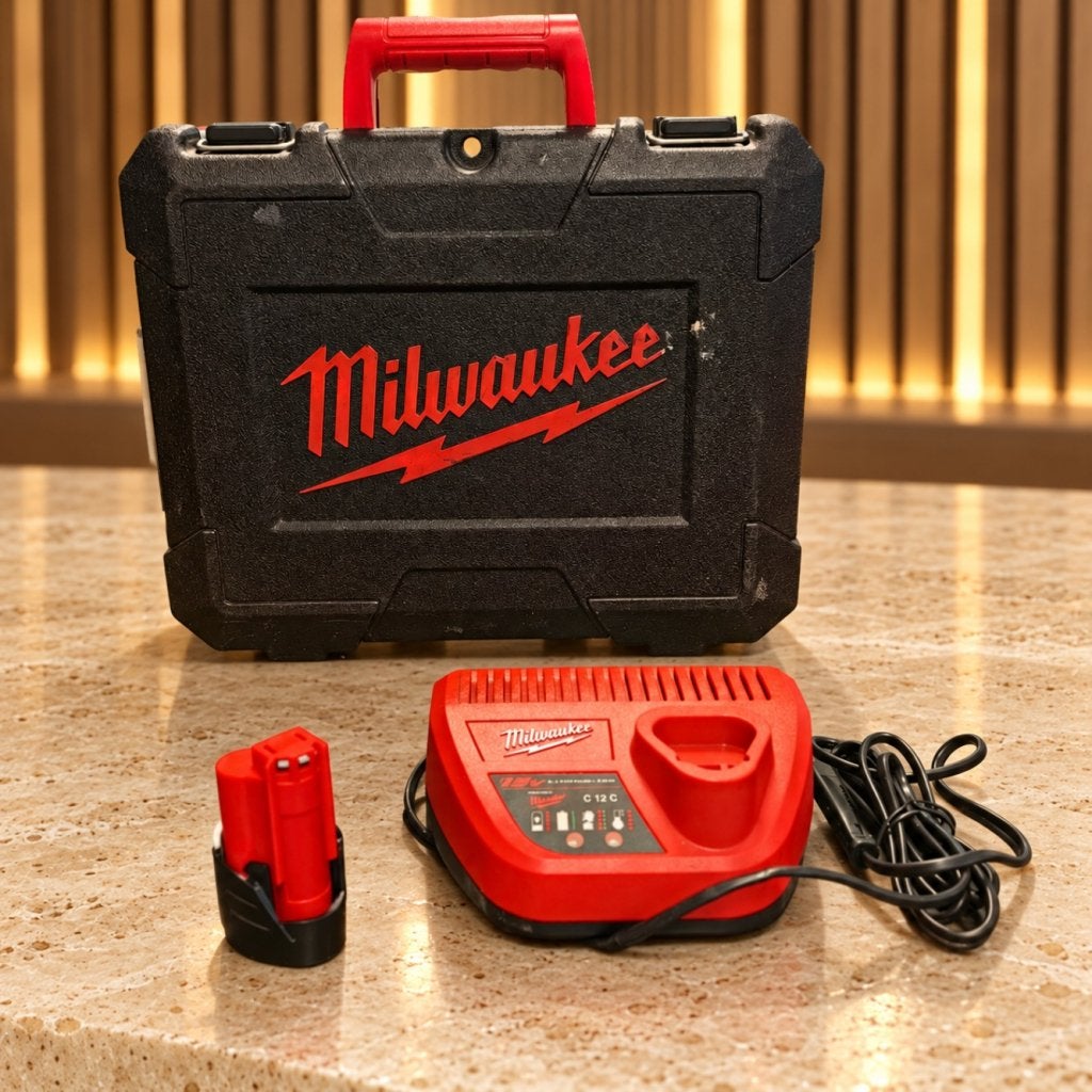 Milwaukee M12 BDD 12V Extra Accu - In Nette Staat, Milwaukee, Zo goed als nieuw, Support@milwaukee.com, Milwaukee Electric Tool Corporation, 13135 W. 
Lisbon Road, Brookfield, WI 53005
USA