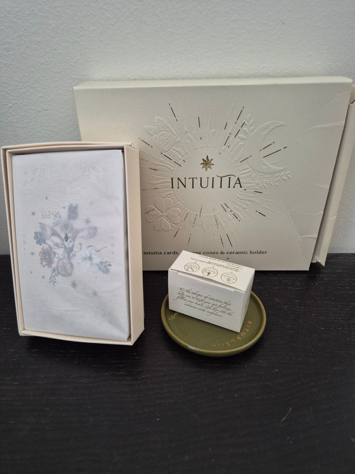 Rituals Intuitia set: kaarten, wierook & houder, Overige stijlen, Nieuw, Ophalen of Verzenden, Wit