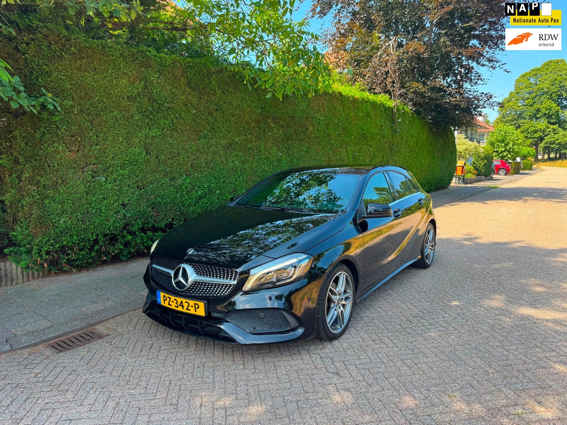 Mercedes-Benz A-klasse 180 AMG AUTOMAAT/LED/RIJDT GOED/NAP!, Gebruikt, 4 cilinders, Bedrijf, 19 km/l