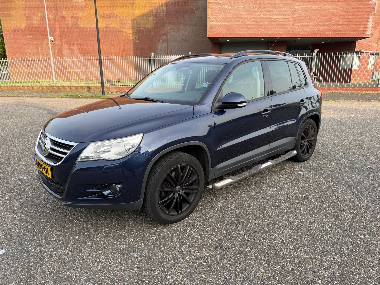 Volkswagen Tiguan 1.4 TSI 90KW BMT 2010 Blauw, Auto's, Voorwielaandrijving, Zwart, 4 cilinders, Blauw