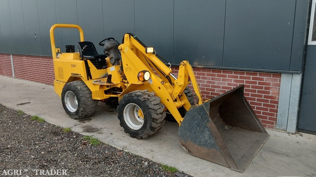 Goedwerkende Giant D261 shovel (bj2003), Zakelijke goederen, Niet opgegeven, -, Niet opgegeven