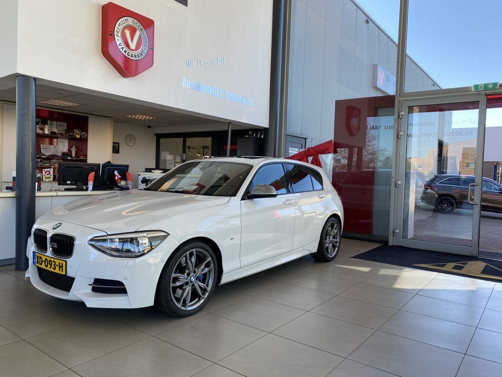 BMW 1-serie M135i xDrive High Executive,Performance,6 Cilind, Auto's, BMW, Gebruikt, 320 pk, Wit, Leder