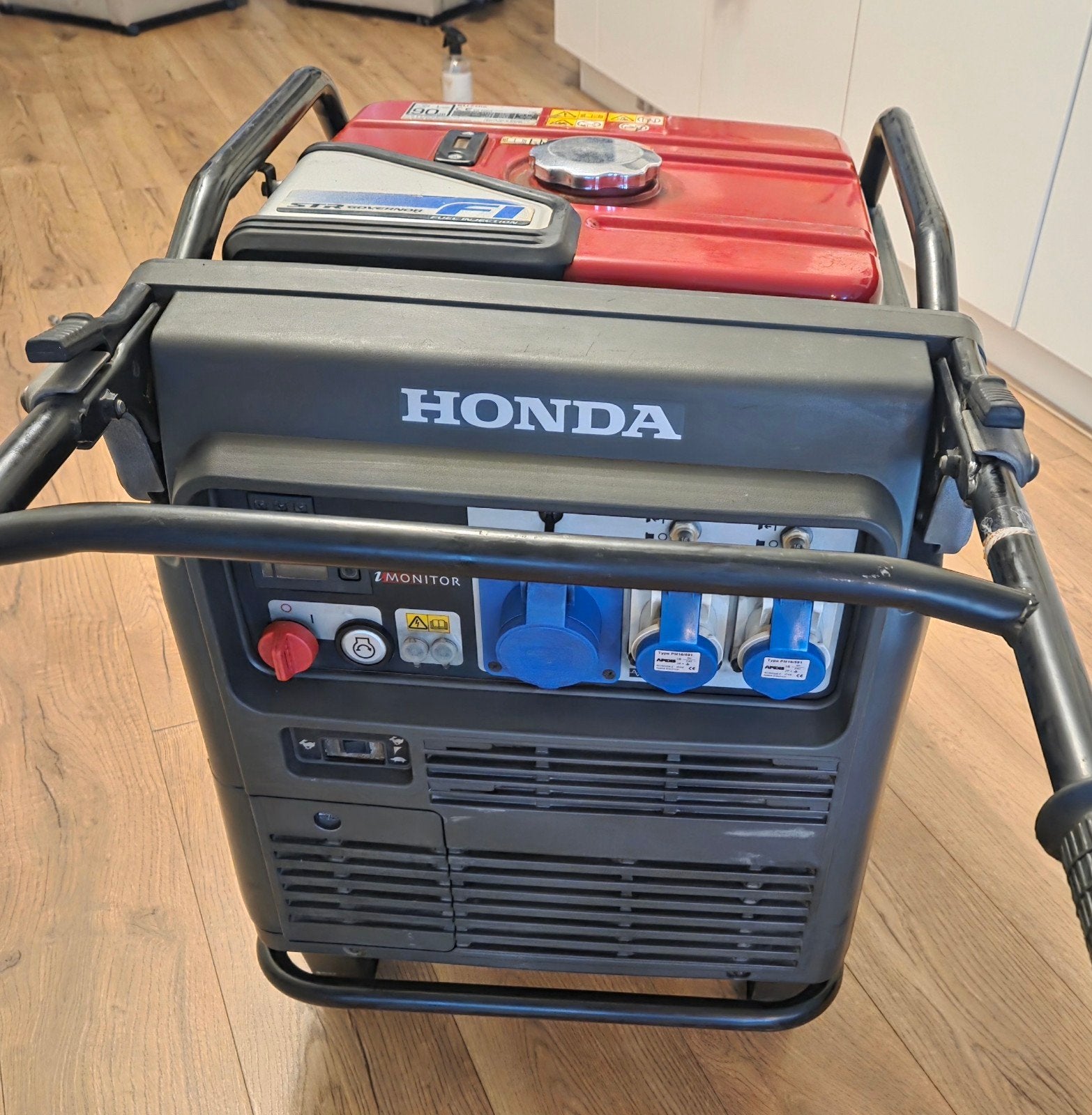 Honda EU70is Aggregaat generator, Doe-het-zelf en Verbouw, Aggregaten, Ophalen, Gebruikt, Benzine, Geluidgedempt