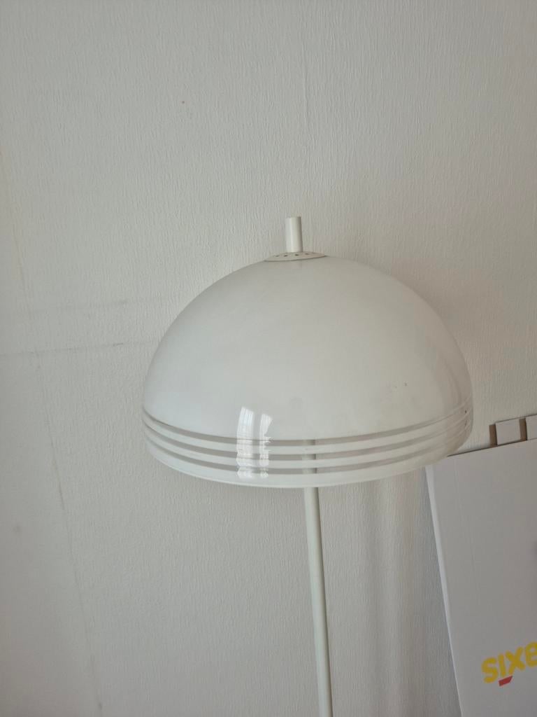 Witte ronde vloerlamp met 2 bollen, Ophalen, Gebruikt, 100 tot 150 cm, Metaal