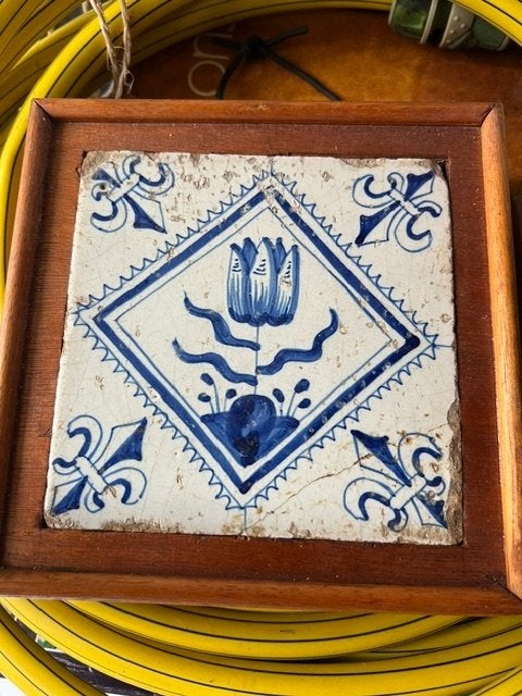 Twee antieke tegels, Ophalen of Verzenden
