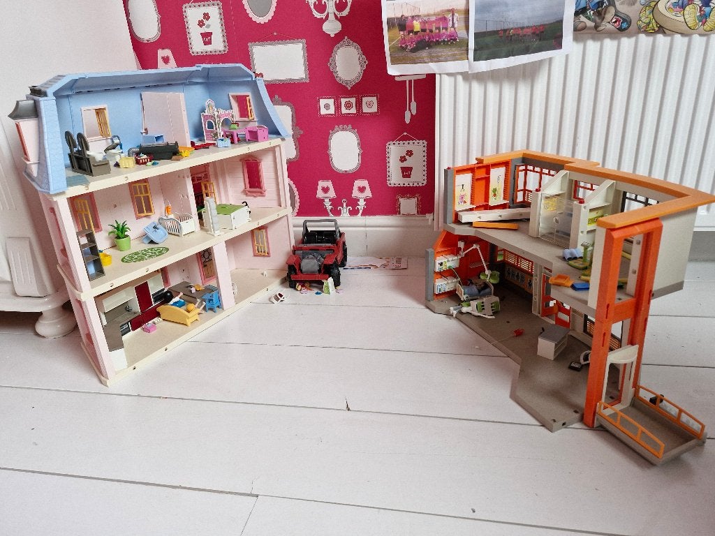 Playmobil herenhuis en ziekenhuis met veel extra's, Complete set, Overige typen, Ophalen of Verzenden, Zo goed als nieuw