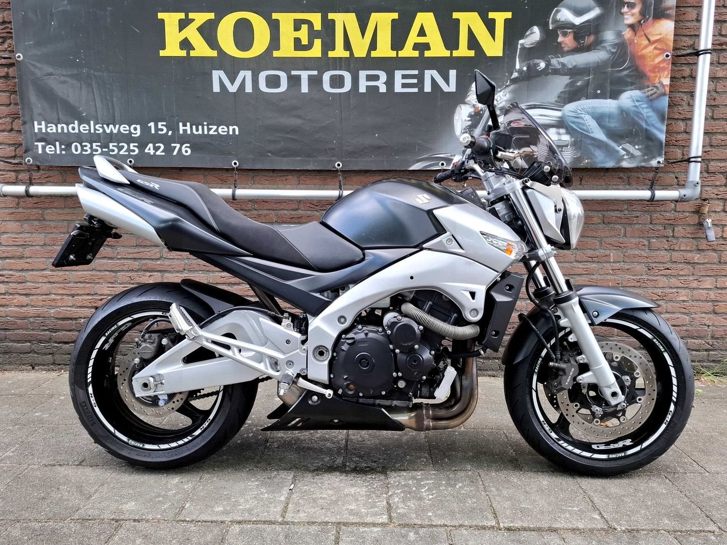 SUZUKI GSR 600 (bj 2007) GSR600 veel extra 40599 KM, SUZUKI, 4 cilinders, Motorrijbewijs A, Bedrijf