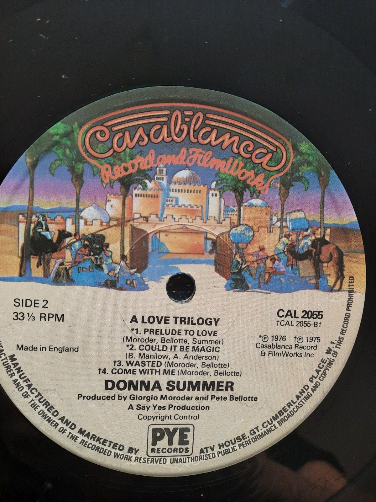 Foto 5 van Donna Summer - A Love Trilogy LP (Nieuwstaat)