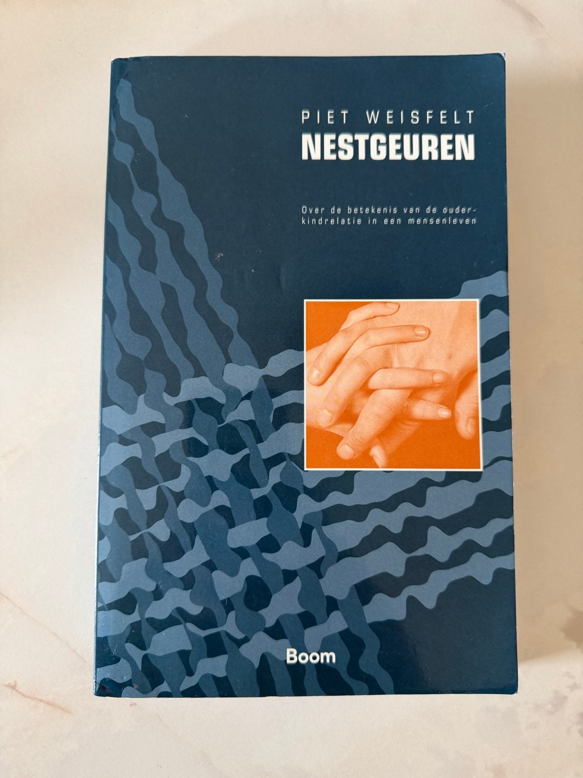 Nestgeuren - Piet Weisfelt (Psychologie), Boeken, Ophalen of Verzenden, Gelezen, Overige onderwerpen