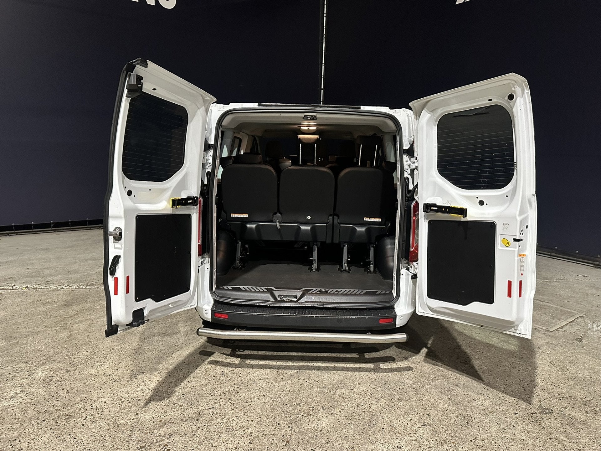 Ford Transit Custom 1.0 EcoBoost Hybride Automaat L1H1 9 Per, 53 km, Gebruikt, Euro 6, Overige carrosserieën